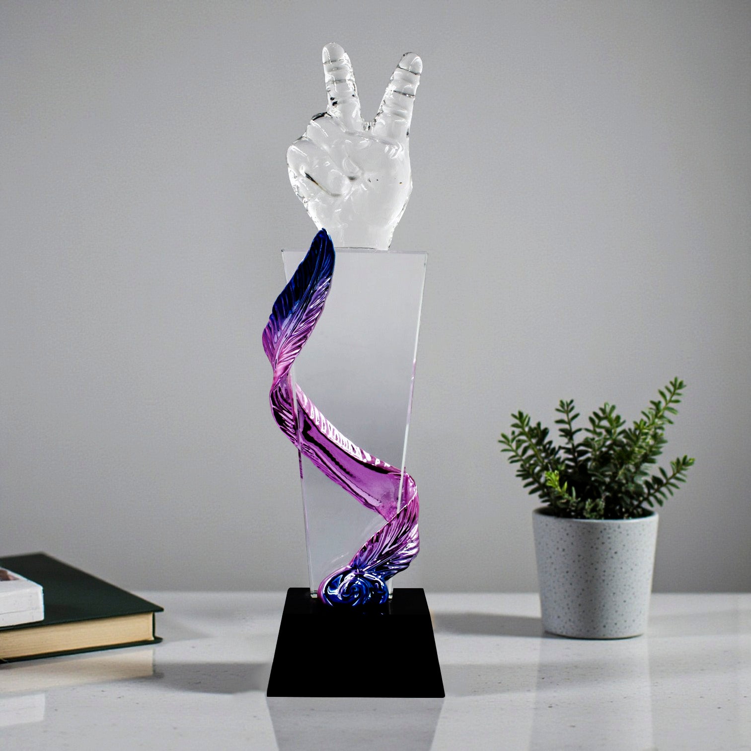 ELEGANT  HAND-SHAPED CRYSTAL DECORATIVE PIECE WITH PEACE SIGN B-3 HK 78-A