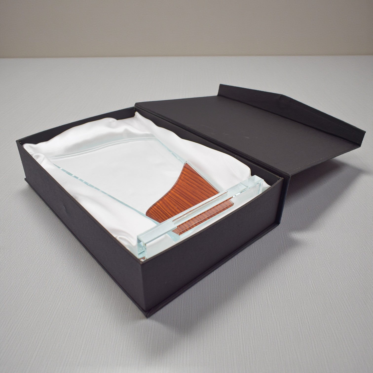 CRYSTAL WOOD ACCENT WAVE AWARD ( 2117C )