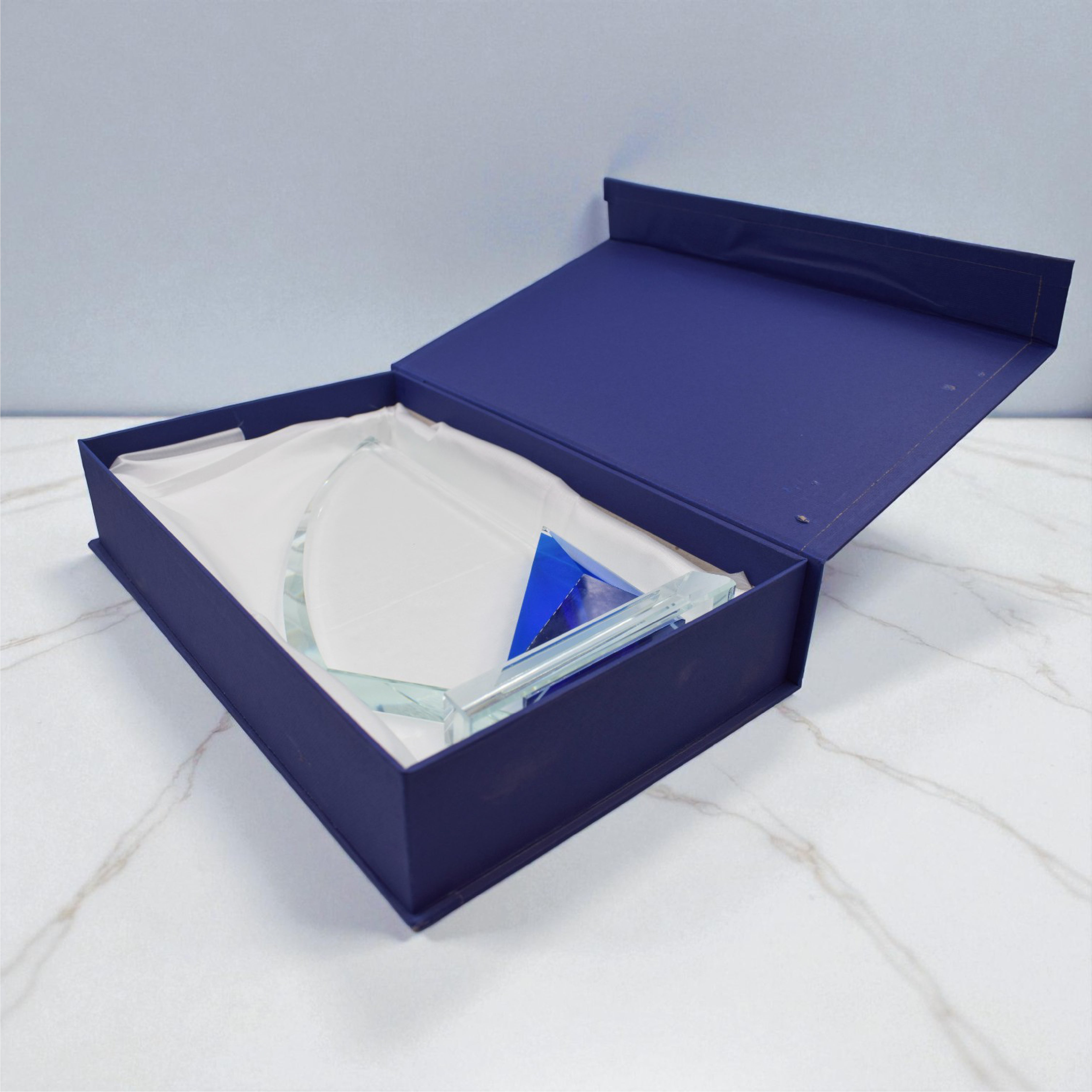 SKYWARD SAIL SHAPE CRYSTAL  AWARD (YK 84)