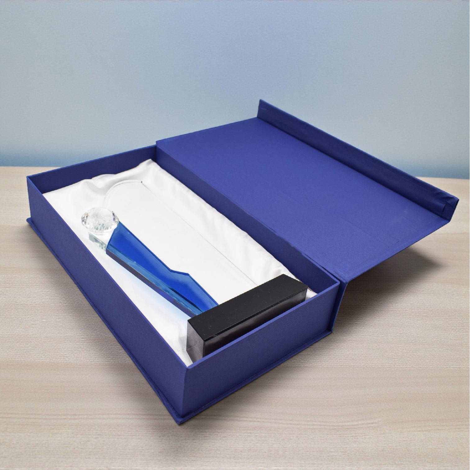 DIAMOND AWARD CRYSTAL TROPHY ( B4-HK )