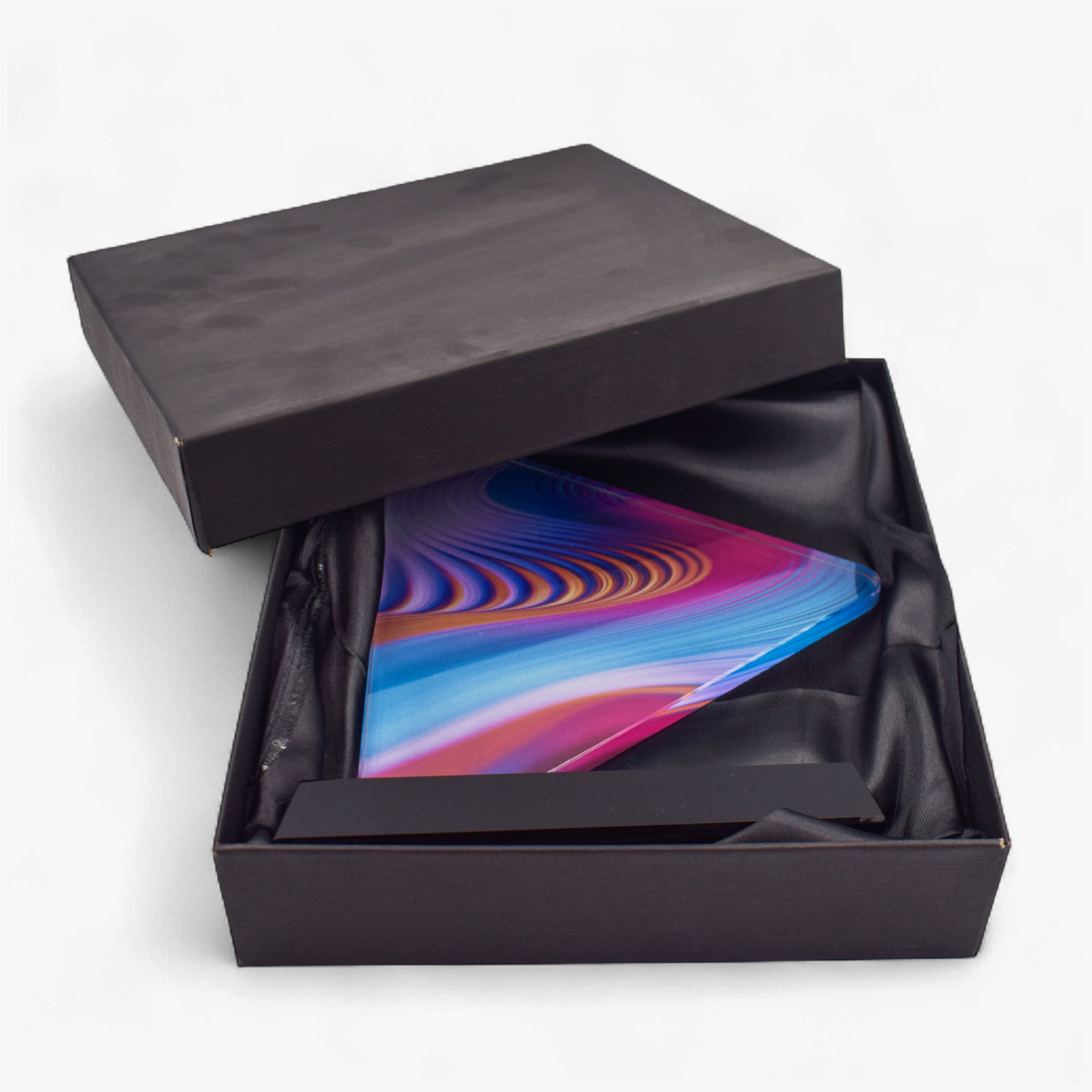 TRIANGULAR SHAPED CRYSTAL TROPHY AWARD-LS24074